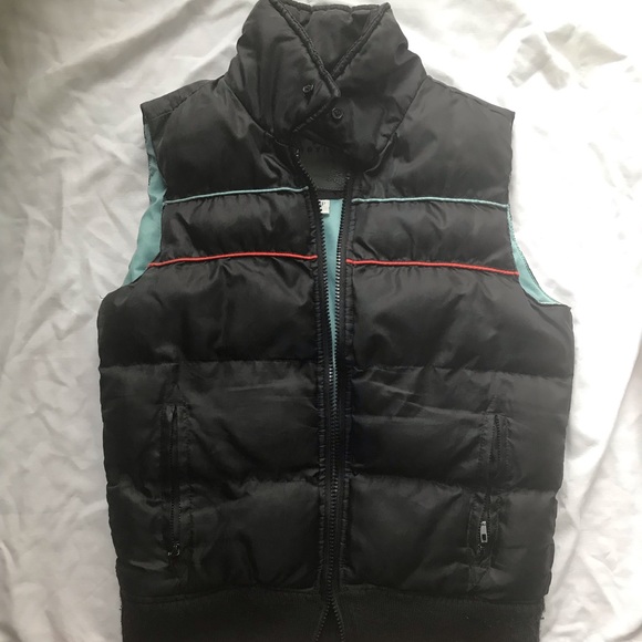 Black zippered vest for the Fall - Picture 1 of 5